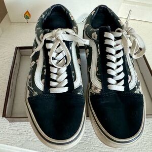 Women’s Vans Lowtop Shoes